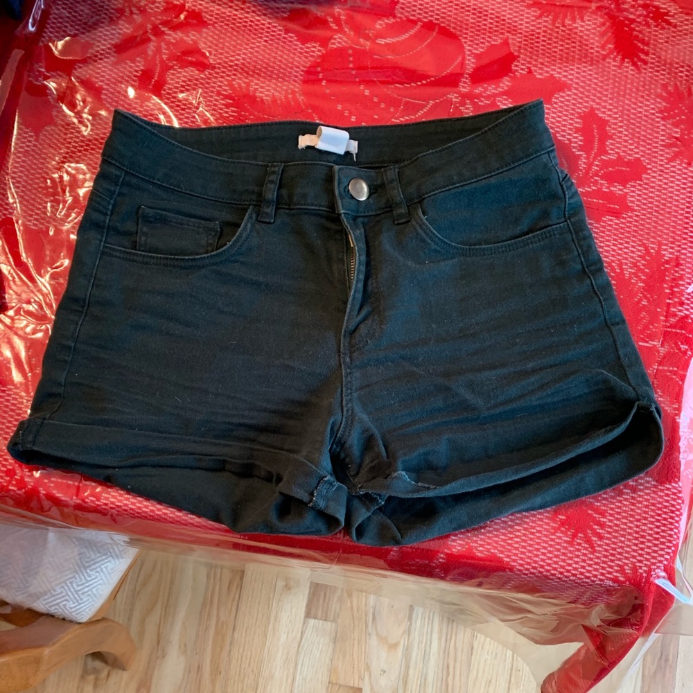 Dark green shorts high waisted